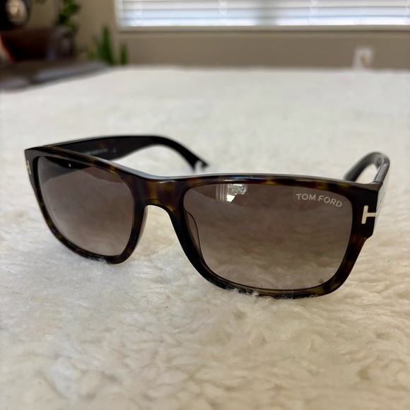 Tom Ford TF 445 52B Brown/Black Tortoise Gradient Unisex Sunglasses